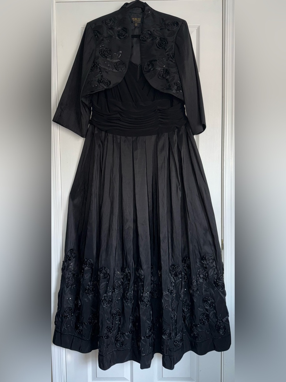 IGNITE EVENINGS 2 PC Set Black Sequin Rosette Gown + Bolero Jacket 18W Formal - Picture 2 of 16